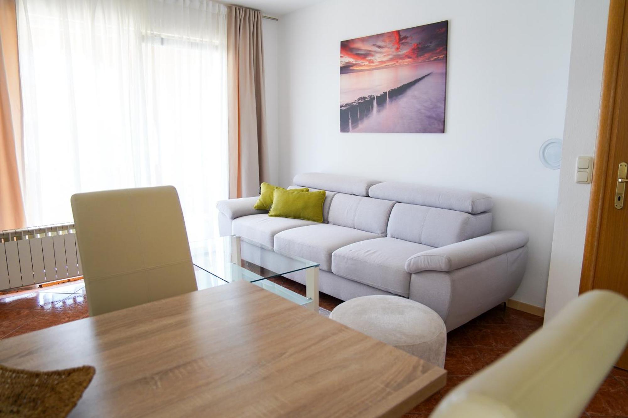 אומיסאליי Apartman Lana מראה חיצוני תמונה